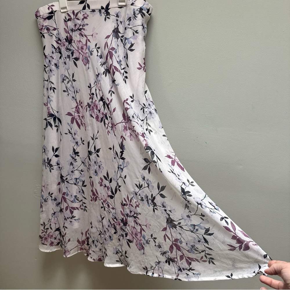 Roz & Ali Floral Maxi Skirt in Purple and White - Picture 2 of 6